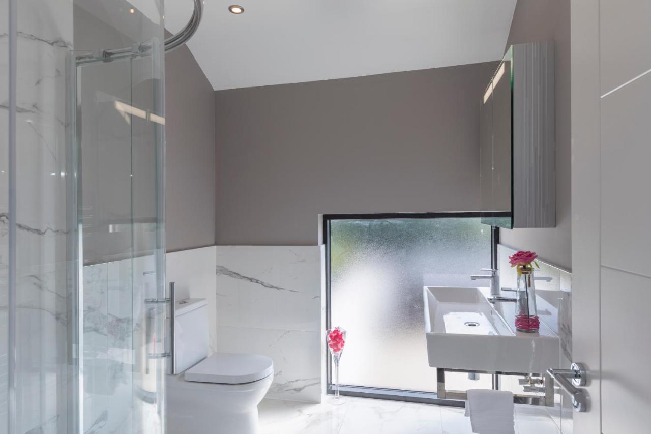 The Van Morrison Suite - Hiphipstay Dublin Exterior photo
