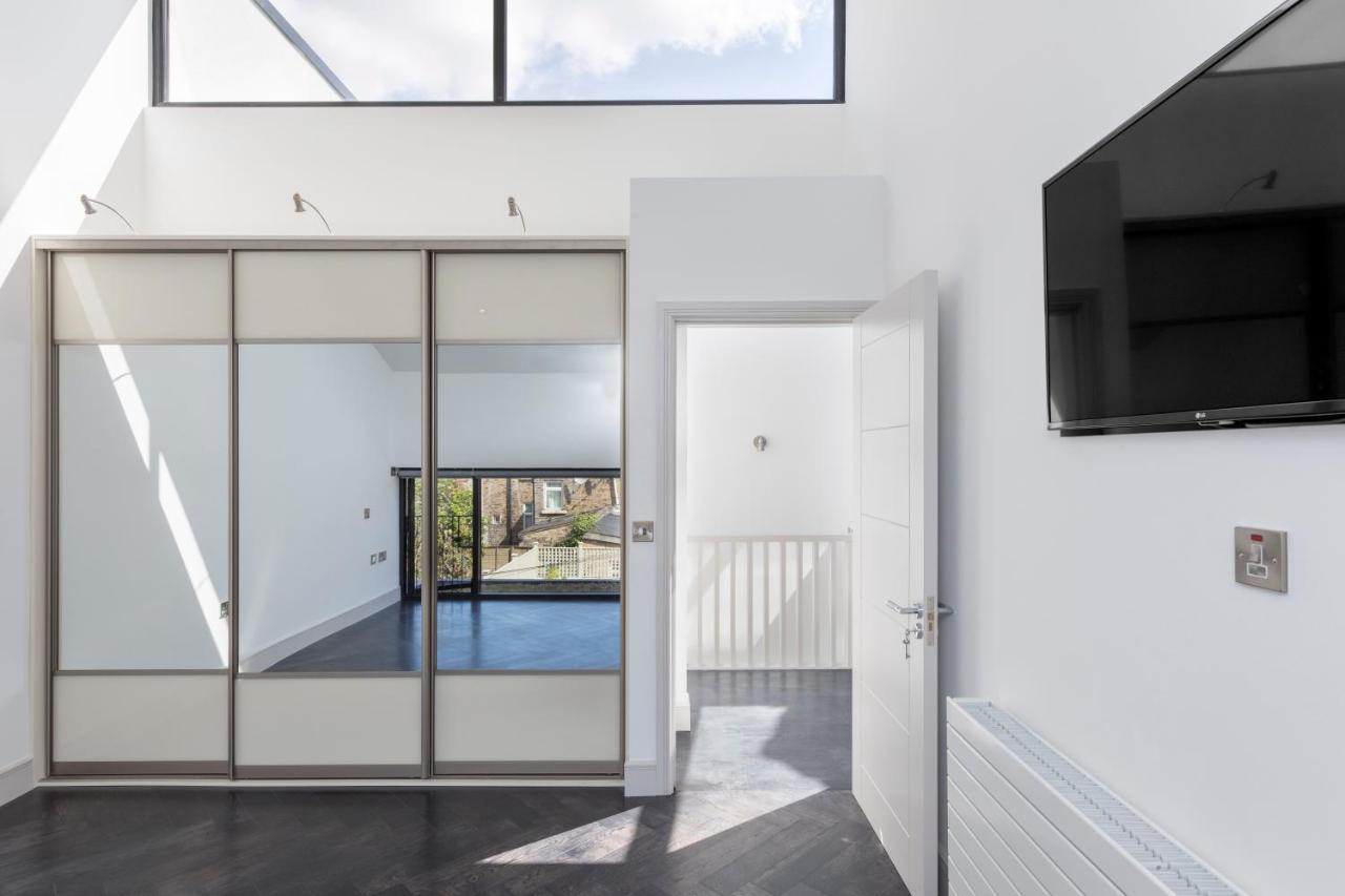 The Van Morrison Suite - Hiphipstay Dublin Exterior photo