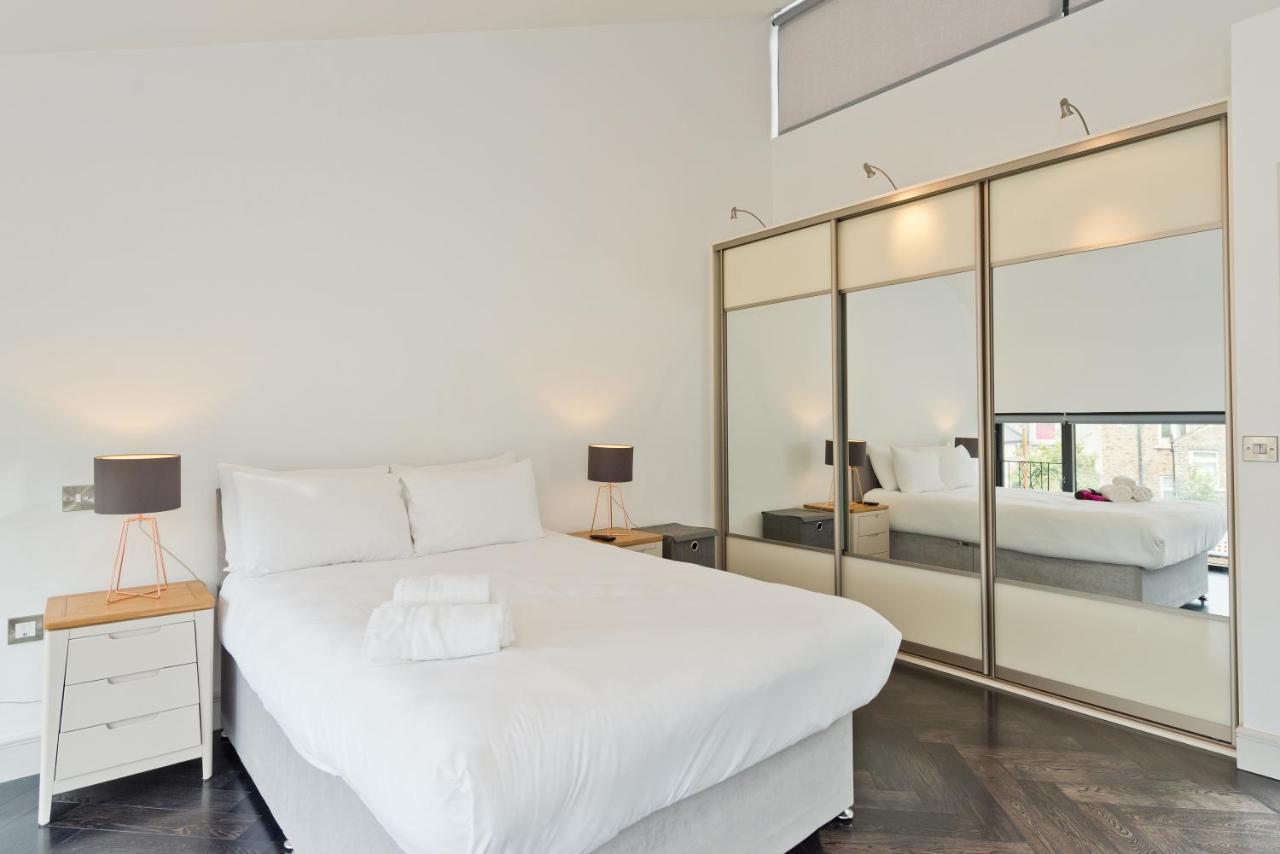 The Van Morrison Suite - Hiphipstay Dublin Exterior photo