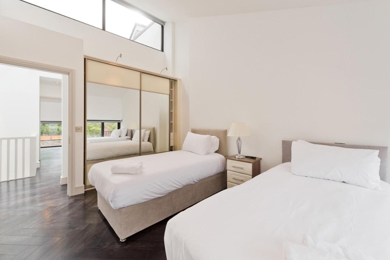 The Van Morrison Suite - Hiphipstay Dublin Exterior photo