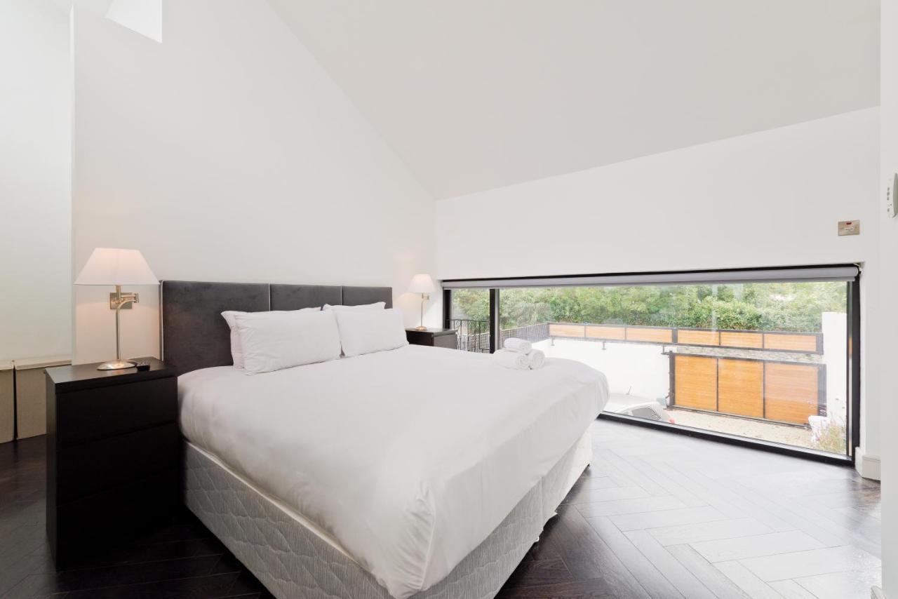 The Van Morrison Suite - Hiphipstay Dublin Exterior photo