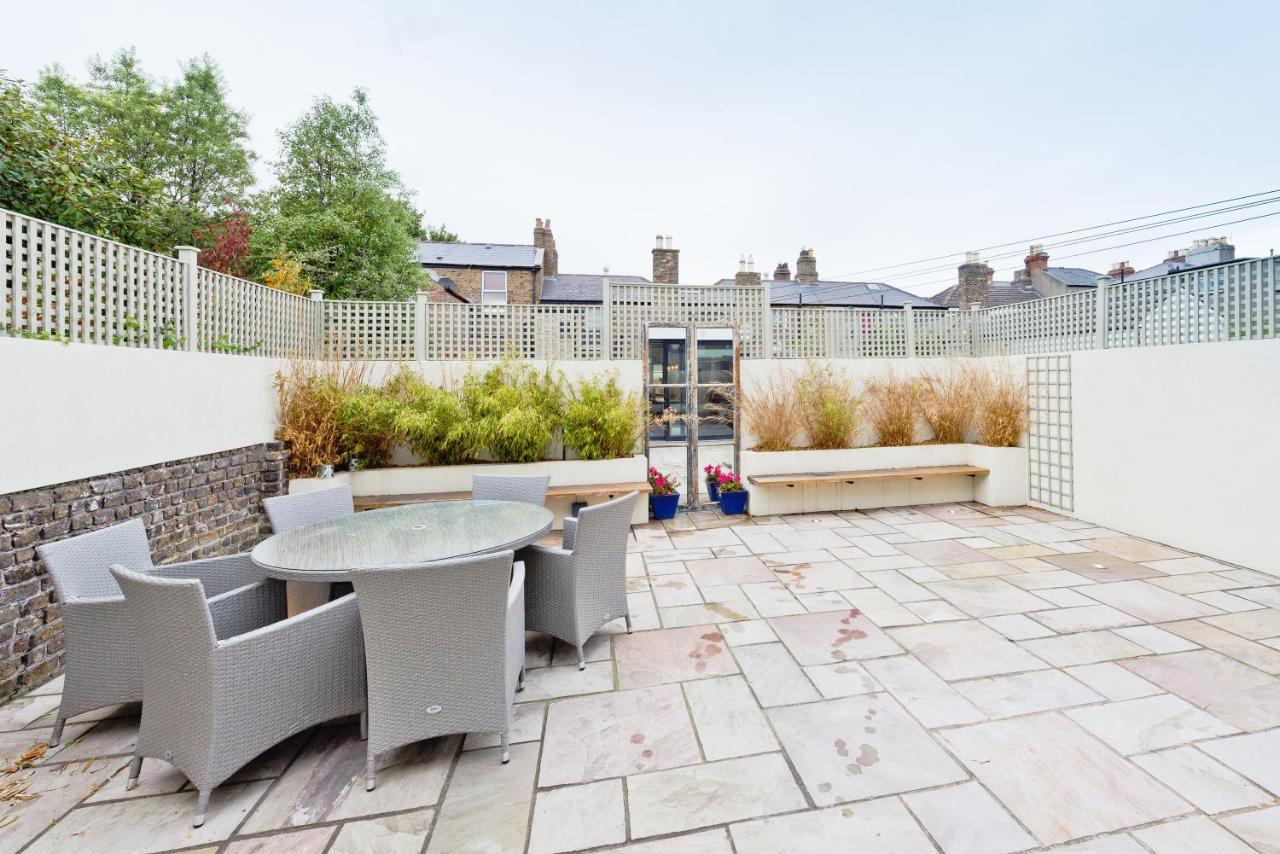 The Van Morrison Suite - Hiphipstay Dublin Exterior photo